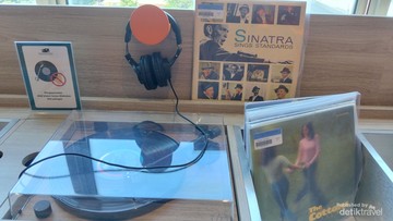Koleksi vinyl Perpustakaan Nyi Ageng Serang yang ada di kawasan Kuningan, Jakarta Selatan (Vannisa Paramitha Junaidi)