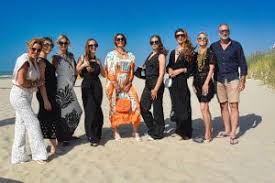 Pesona Busana Pantai Westende: Divers'I Hadirkan Koleksi Terbaru dalam Fashion Show Spektakuler