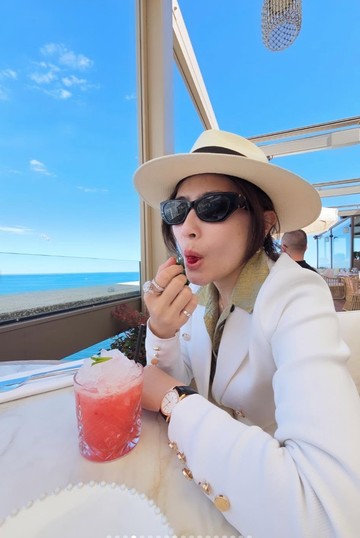 Gaya Klasik Prilly Latuconsina di Prancis: Inspirasi Liburan Mewah ala 'Old Money'