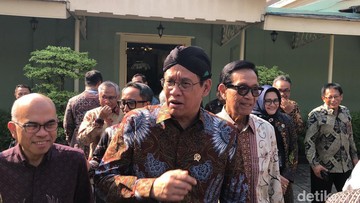 Menkeu Purbaya Yudhi Sadewa dan Gubernur DIY, Sultan Hamengku Buwono X (Adji G Rinepta/detikJogja)