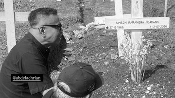 Momen Abdel ziarah ke makam Temon. Foto: dok Instagram jasmine.maukar