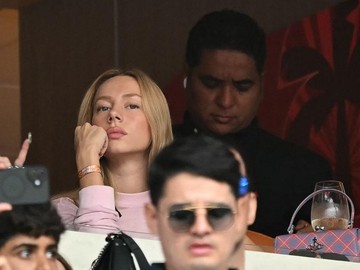 Momen Langka: Pacar Mbappe Tampil di Insta Story Pemain Prancis, Foto Langsung Dihapus