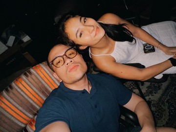 Kabar pertunangan Naomi Zaskia terlihat dari unggahannya di Instagram Stories. Bintang sinetron Wanita Istimewa itu mengikuti fitur Couples Keep Going, di mana dirinya menulis engaged alias bertunangan sejak 2024 dengan Albi Mardhani. (Foto: dok Instagram naonomnom)