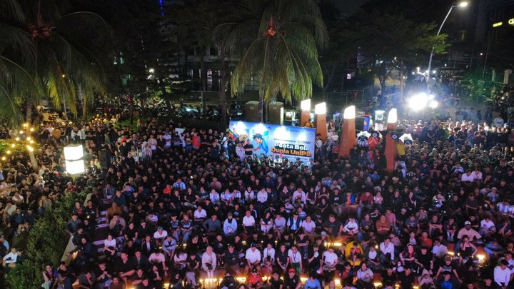 Ilustrasi: Pesta Bola Dunia 2026: UniPin Rayakan 15 Tahun dengan Nobar Final di Taman Barito