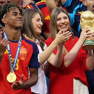 Momen Bersejarah: Putri Leonor dan Infanta Sofía Rayakan Kemenangan Piala Dunia Spanyol, Dua Kali Angkat Trofi!