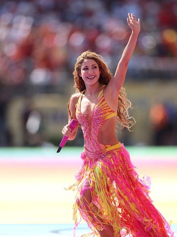 Kilau Kristal Swarovski dan Makna Mendalam Busana Shakira di Panggung Piala Dunia 2026