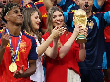 Momen Akrab Putri Leonor Tagih Janji Cukur Rambut Ferran Torres Pasca Kemenangan Spanyol