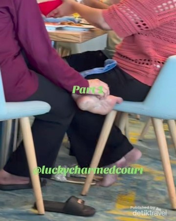 Awalnya menggaruk dengan tangan (Tangkapan layar video Instagram luckycharmedcourt)