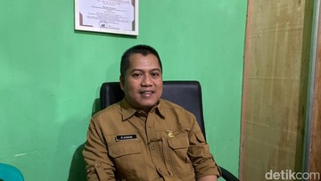 Sekretaris Desa Pancawati, Johan Asnawi. (Muhammad Lugas Pribady/detikcom)