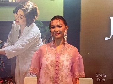 Sheila Dara Cerita Memori Kebaya Lamaran dengan Vidi Aldiano. (Foto: Muhammad Ahsan Nurrijal)