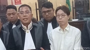 Richard Lee dan pengacaranya saat ditemui di kawasan Tangerang. Foto: Muhammad Ahsan Nurrijal