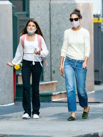 Suri Cruise Lanjutkan Jejak Sang Ibu, Debut Panggung Teater Klasik Shakespeare