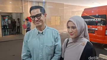 Dude Harlino dan Alyssa Soebandono di Bareskrim Polri. Foto: Muhammad Ahsan Nurrijal