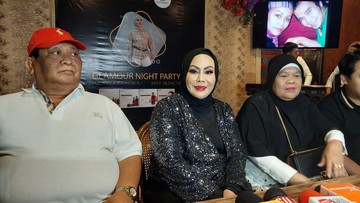 Mak Vera, mantan manajer Olga Syahputra. Foto: Dok. Ist