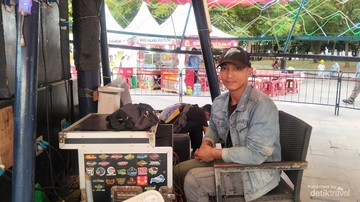 Potret Rendi si MC dan operator ombak banyu (Vannisa Paramitha Junaidi)