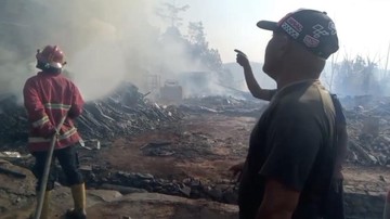 Kebakaran di Kampung Adat Ciptamulya Sukabumi. Foto: Istimewa