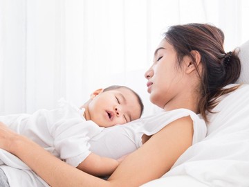 Atasan Minta Bukti Kelahiran Tak Lazim, Karyawati Terpaksa Selfie Bareng Bayi